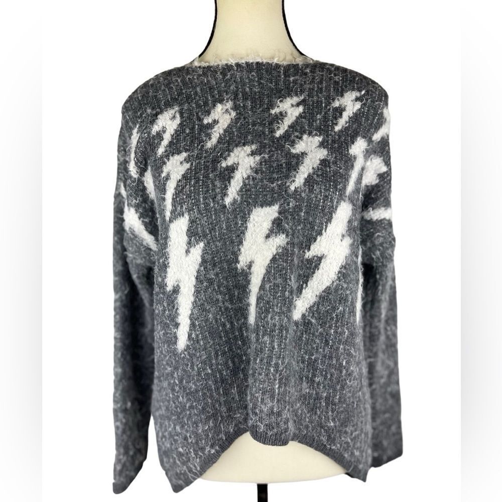 Made in‎ Italy gray & white lightning pattern fuzzy winter sweater high low hem